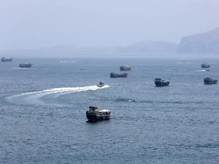 Hormuz, petroleiro explodiu após atingir minas, segundo o Irã, mas os EUA negam. Essa instabilidade na rota do petróleo…