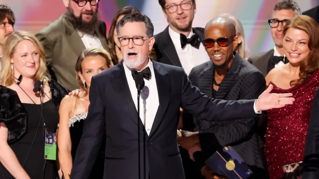 The Late Show with Stephen Colbert ganhou o Emmy de Melhor Série de Variedades na edição de 2026. A conclusão veio após…