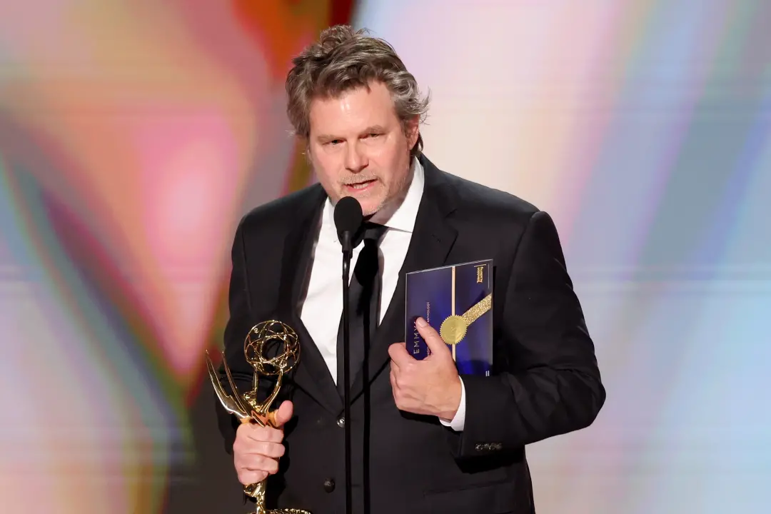 DTF St. Louis garantiu o prêmio principal na categoria série limitada e antologia nos Emmys. Isso mostra como a criativ…