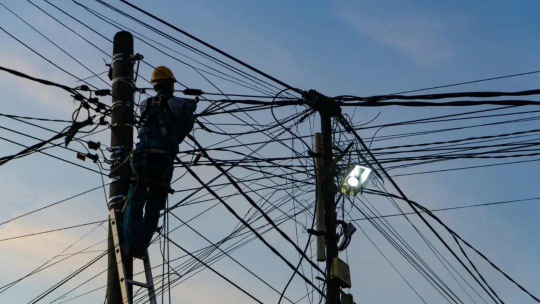 Manutenção na rede elétrica vai desligar 11 pontos em Manaus, Itacoatiara e Iranduba nesta terça. É obra necessária pra…