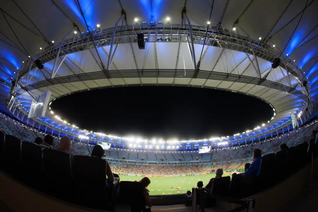 Flamengo e Fluminense apresentaram justificativas ao Ministério Público sobre vendas de ingressos no Maracanã. O Flamen…