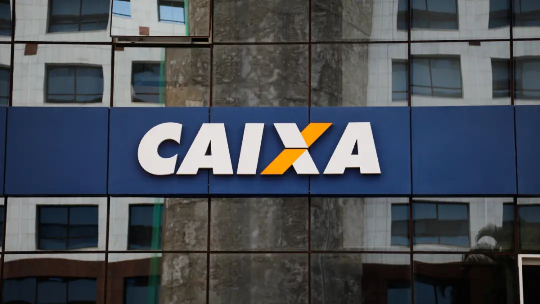 Caixa retoma negociação com bancários depois de voltar atrás na ação judicial no TST. A retomada garante a prorrogação …
