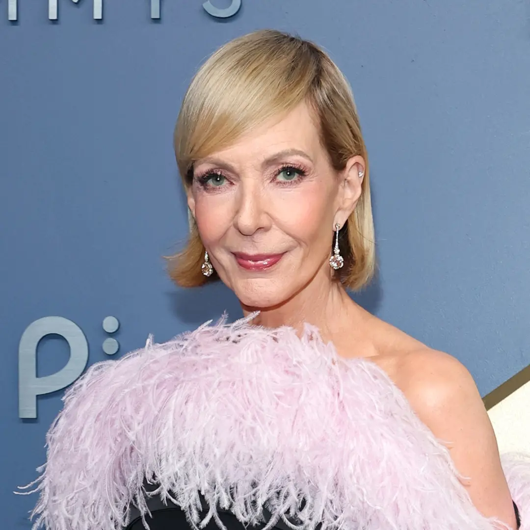 Allison Janney ganhou o prêmio de reação de plateia mais inesquecível nos Emmys 2026, durante a cerimônia de 14 de sete…