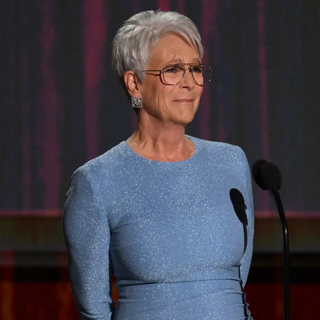2026 Emmy Awards homenageou lendas de Hollywood, como Dolly Parton e Catherine O'Hara, em memória de quem faleceu no úl…