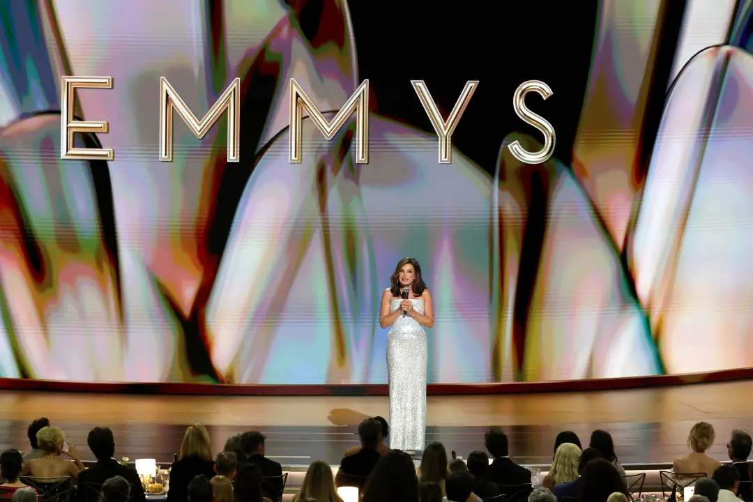 Os Emmy Awards de 78 anos mostraram uma direção bicoastal, mas alguns números não passaram no nível de estrela da Law a…