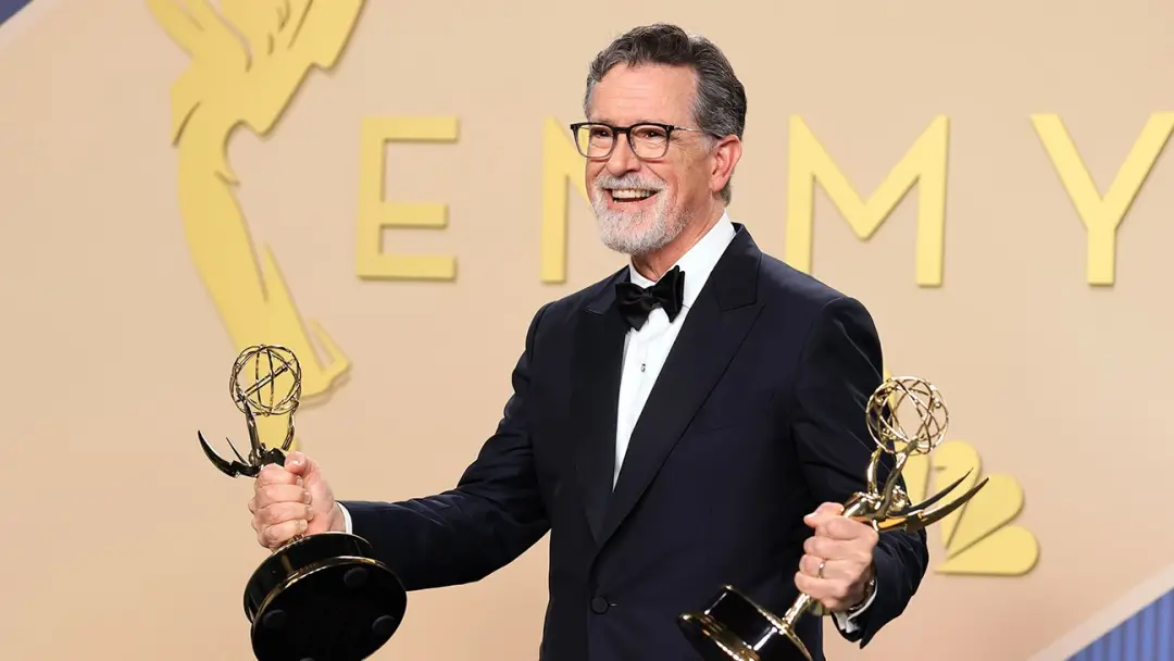 Stephen Colbert ganhou grandes prêmios no Emmy Awards de 2026. A vitória acontece depois do fim do seu programa noturno…