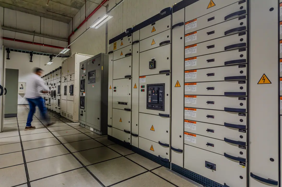 Lula sancionou plano de incentivos para data centers no Brasil. A medida dá benefícios tributários para quem usar energ…