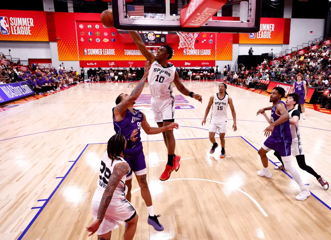 San Antonio Spurs tem quatro novatos na nova temporada, incluindo dois escolhidos na primeira rodada. Reed Jr. traz a p…