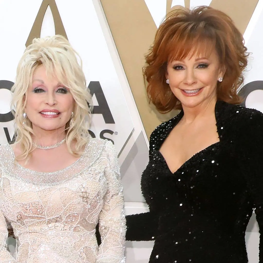 Dolly Parton foi homenageada na seção in memoriam dos Emmy Awards de 2026. É importante reconhecer a trajetória de arti…