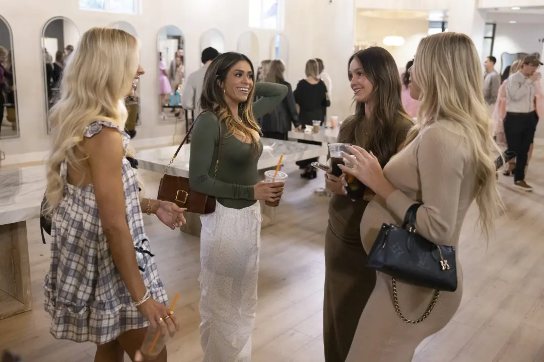 Mikayla Matthews saiu do programa Mormon Wives por causa da participação de Taylor Frankie Paul. Ela disse que não se s…