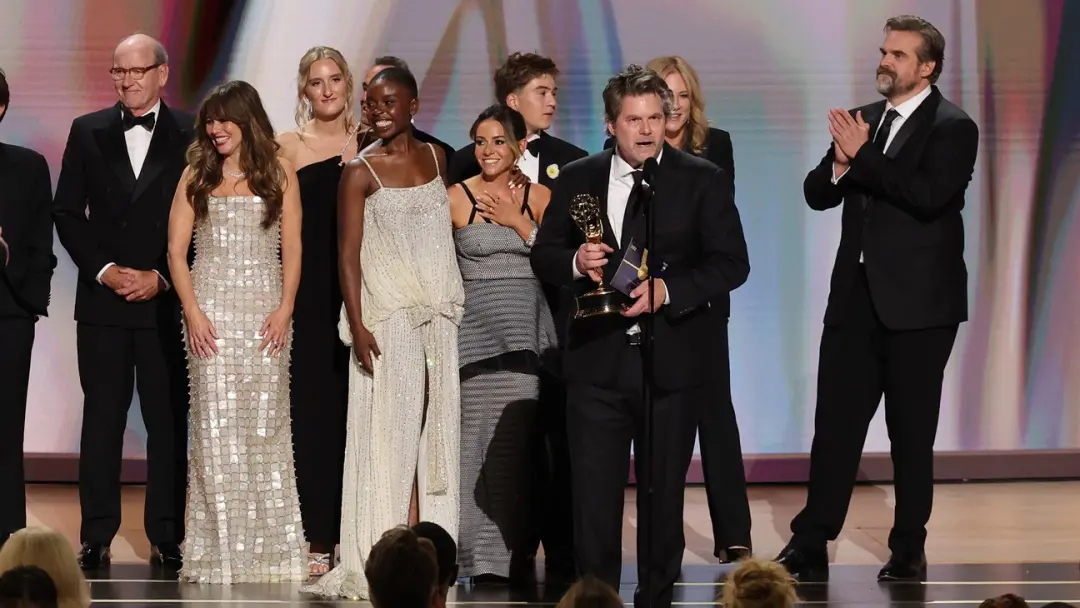 DTF St. Louis ganhou a categoria Melhor Série Limitada nos Emmys, superando Beef e Love Story. Parece que a narrativa c…