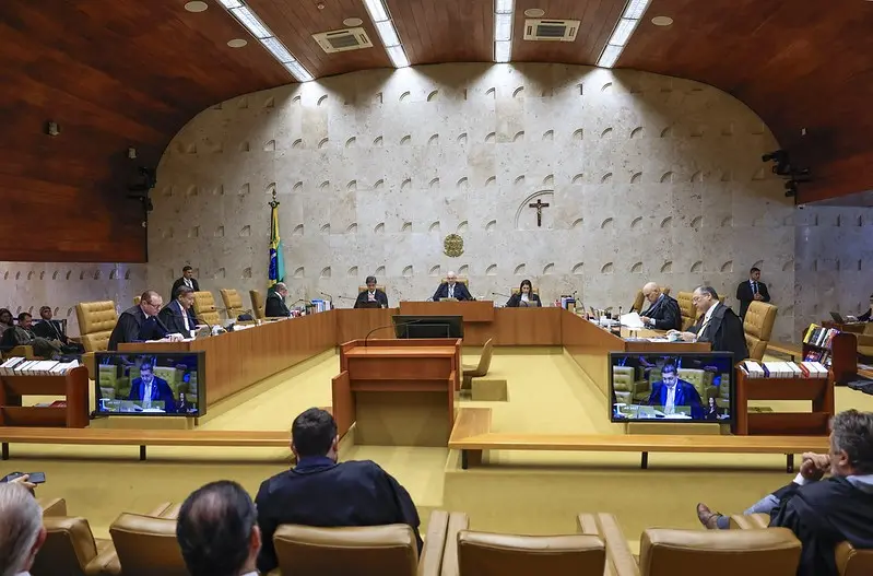 STF em julgamento hoje, com o Brasil assistindo a um momento crucial sobre a reconstrução ou descompasso moral da Corte…