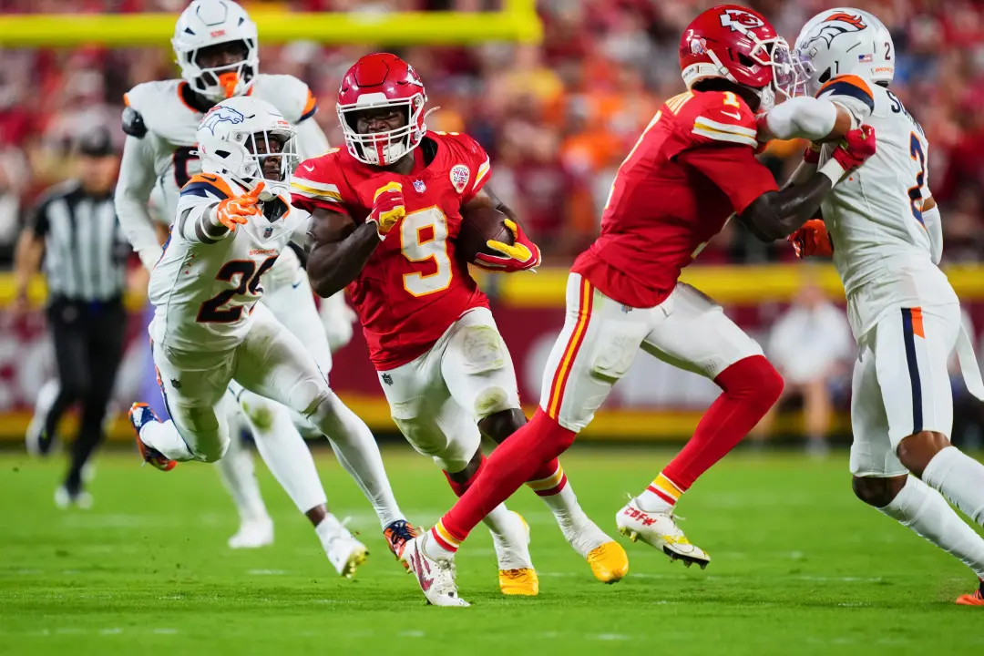 Walker fez estreia dominante contra os Broncos, marcando dois touchdowns e somando 173 jardas corridas, superando seu r…