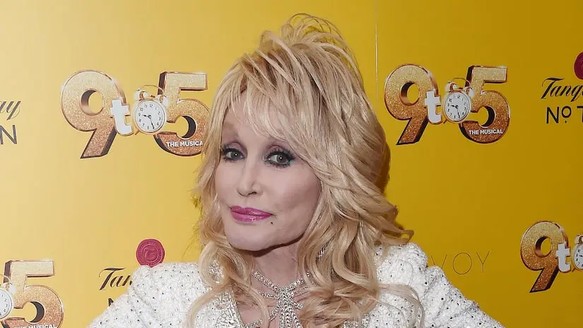 Sally Field e Reba McEntire homenagearam Dolly Parton nos Emmys 2026. Field falou da garra e do lado humano da artista,…