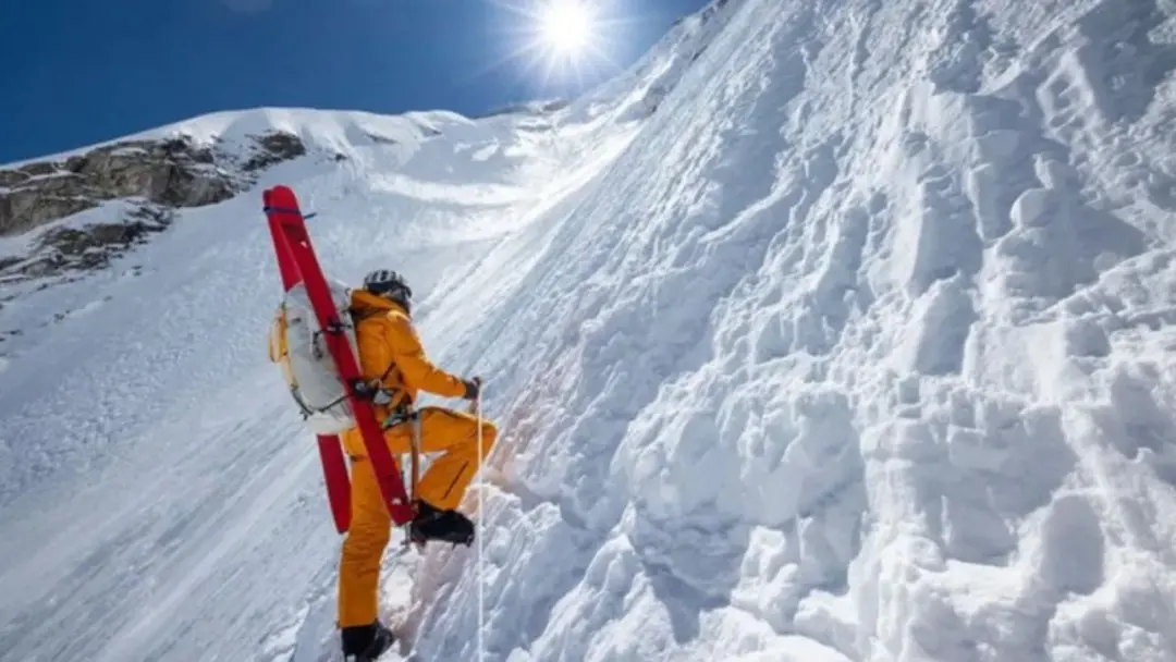 Everest: The Other Side foca na escalada da Face Norte, rota mais difícil do Everest, com apenas cinco picos dessa mane…