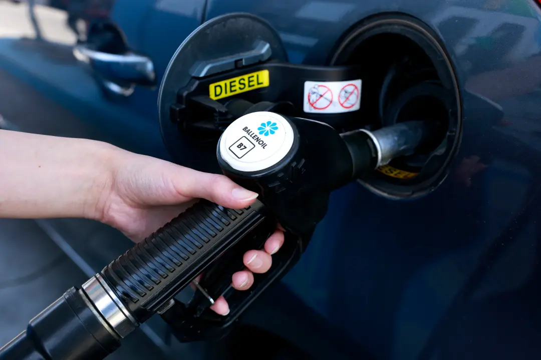 Gasolina ficou mais cara que diesel na Europa, um aumento inflacionário novo. A diferença é pequena, uns 20 centavos po…