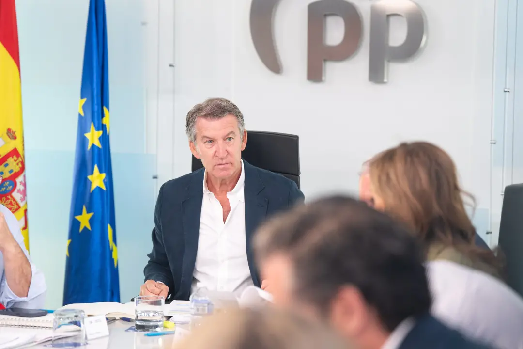 Feijóo vai a Ceuta com Weber, levando a crise da cidade para a Europa. Seguir pressionando a situação mostra como o con…
