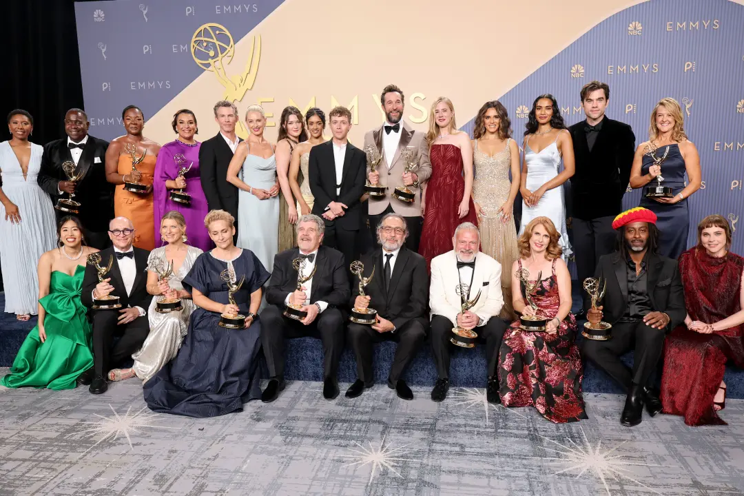 The Pitt ganhou mais prêmios Emmy, sendo honrada pelo Emmy de Série Dramática de Destaque pela segunda vez seguida. O N…
