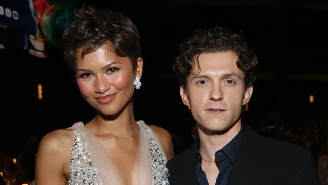 Zendaya foi apresentadora e nomeada nos Emmys de 2026 pela terceira e última temporada de Euphoria. Ela tá arrasando ne…