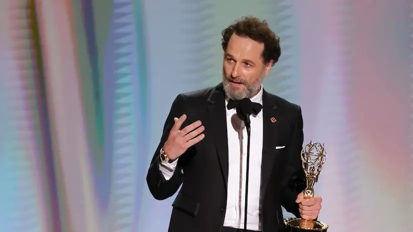 Matthew Rhys fez história nos Emmy ao ganhar dois prêmios principais em uma noite. Ele disse que o primeiro prêmio por …