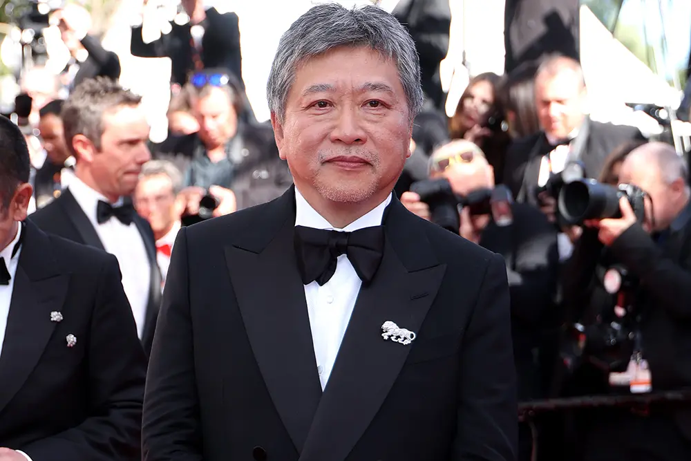 Kore-eda Hirokazu recebe o prêmio Cinema Honorary no Festival de Cinema de Singapura, e Yim Soon-rye lidera o júri da c…