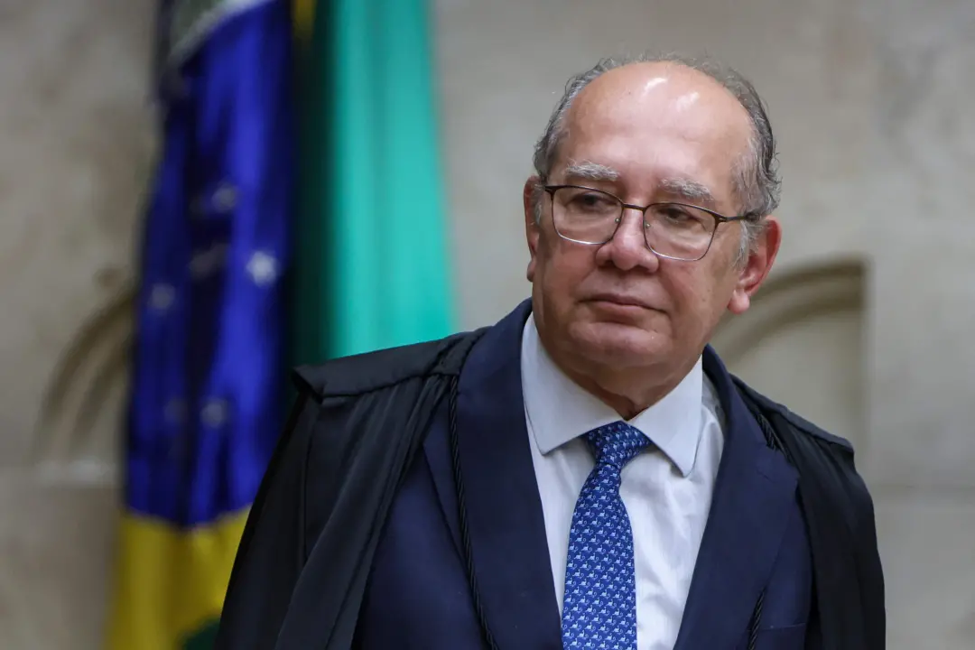 Gilmar Mendes teve conversa com Kassio Nunes Marques e Luiz Fux na Segunda Turma do STF. A presença de colegas com filh…