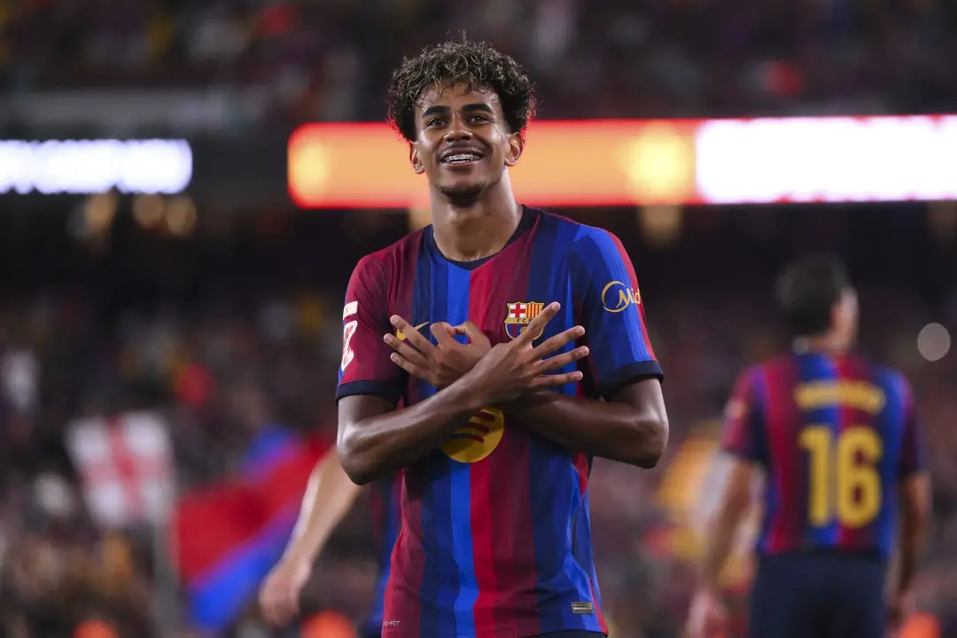 Lamine Yamal disse que seria covarde não mirar a Champions League com o Barcelona, porque o time tem elenco. Concordo q…
