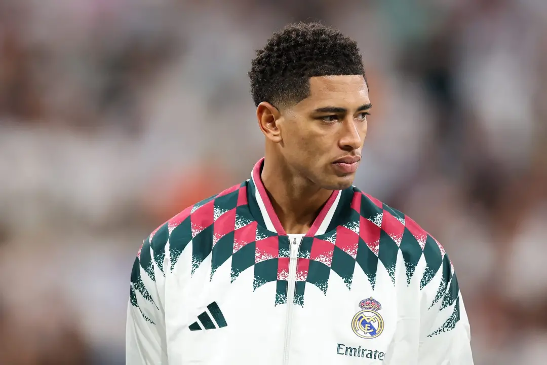Jude Bellingham citou a diversão no vestiario do Real Madrid durante a visita ao Grande Premio da Espanha, escolhendo V…