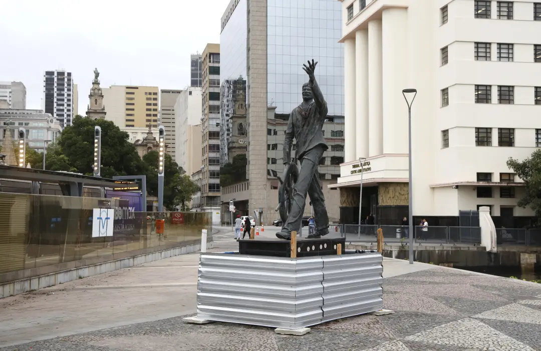 Praça Marechal Âncora pode ser polo cultural e gastronômico do Rio com minuta de concessão aberta. A ideia é usar a áre…
