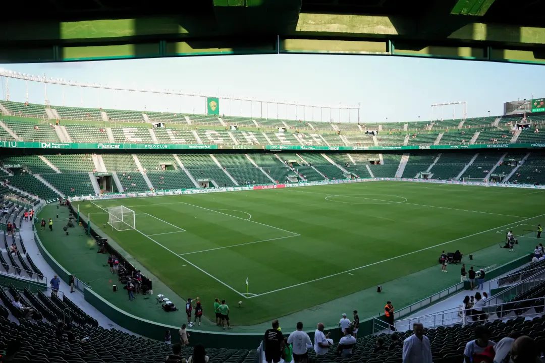 Real Madrid visita Elche no Martínez Valero dias antes do Derbi contra Atlético de Madrid. É uma chance para o técnico …