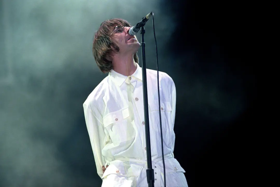 Liam e Noel Gallagher vão fazer 38 shows em 11 cidades com a turnê Oasis Live 27. Fico pensando na energia desses shows…