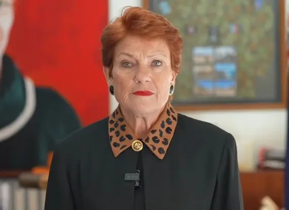 Pauline Hanson, líder da extrema direita australiana, pediu desculpas por ter chamado povos indígenas de primitivos. A …
