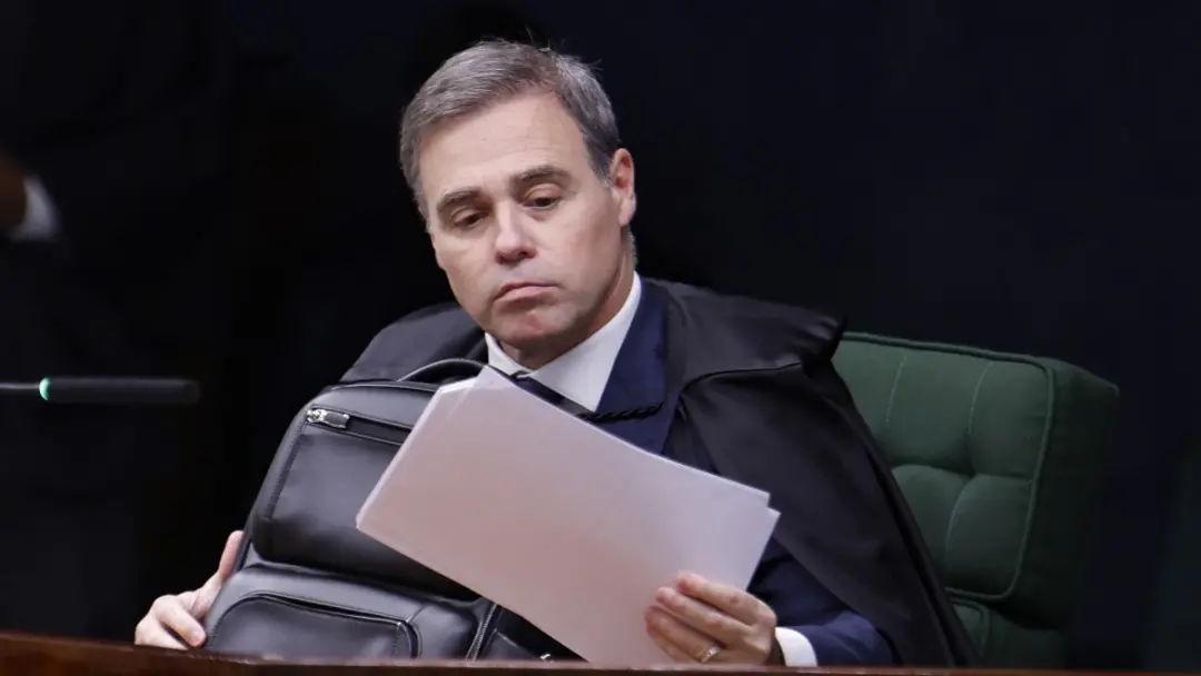 André Mendonça pediu a identificação dos destinatários de mensagens de Daniel Vorcaro em agosto, por cautela, já que Pa…