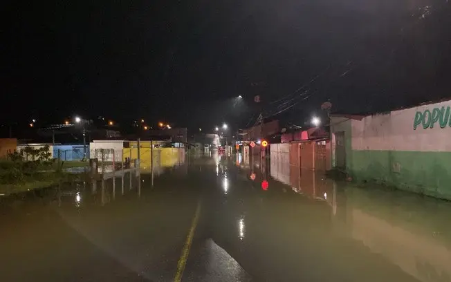 152 famílias precisaram deixar as casas no Vale do Ribeira, em São Paulo, por causa das fortes chuvas que causaram inun…