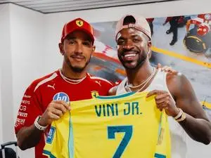 Hamilton postou foto com Vini Jr. e ignorou o registro com Virginia. É uma questão de imagem pública e o foco mudou bas…