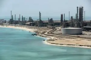 Diesel ultrapassou 6 dólares o galão nos EUA, subindo 65% desde o ataque ao Irã. O preço do barril subiu 50% por causa …