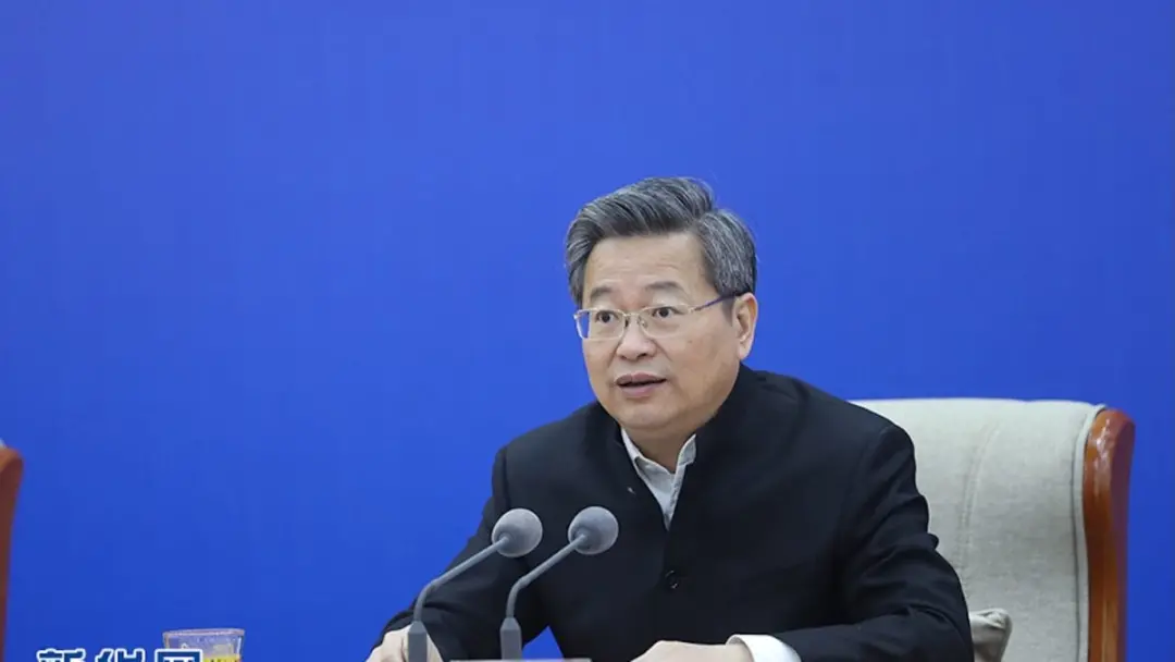 Ministro chinês alerta que a proliferação da IA é uma ameaça grave à segurança do país. Ele aponta uso de IA estrangeir…