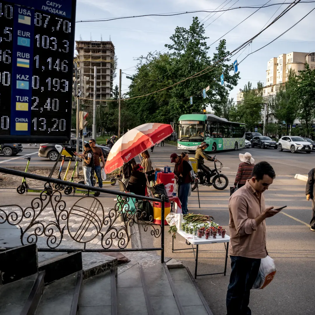 Crescimento de 11 por cento na economia do Quirguistão no ano passado. A entrada como canal de comércio para a Rússia a…