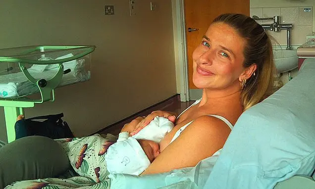 Georgina, filha de Andrew Castle, deu à luz uma menina no fim de semana, e o nome dela é Birdie Wilde Lipkin. Que alegr…