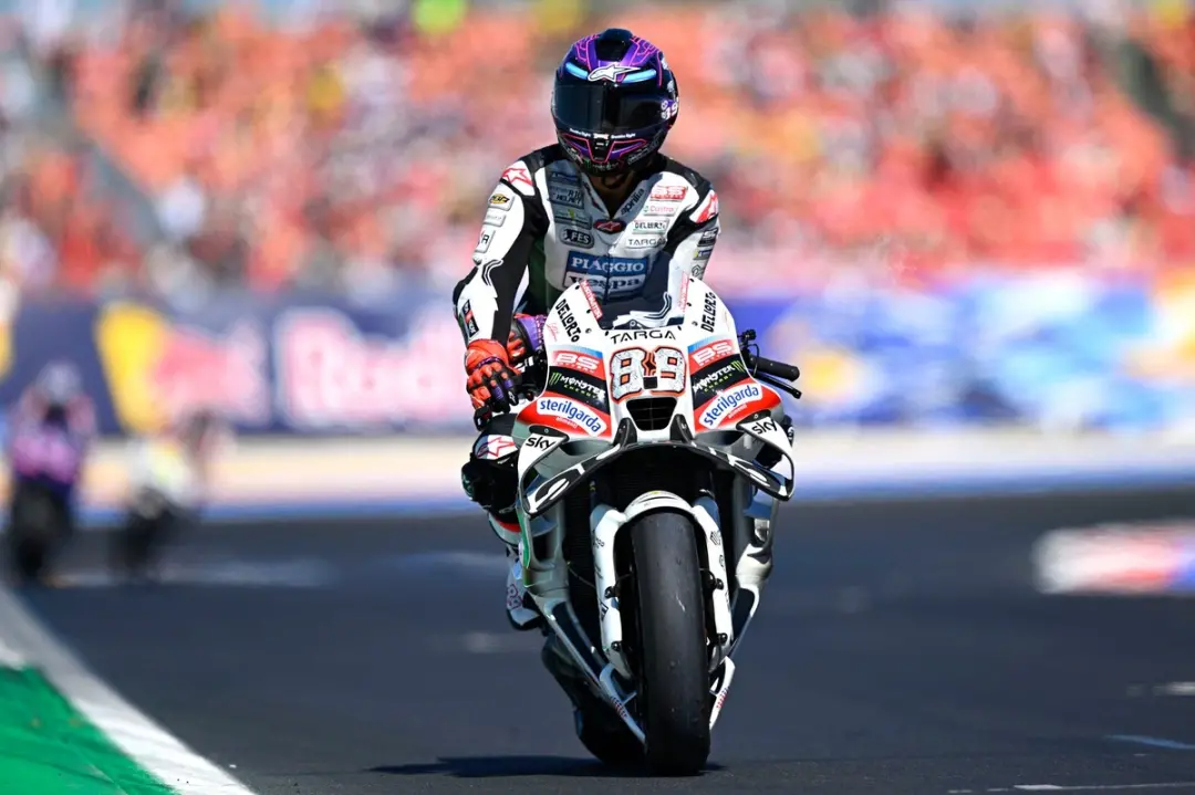 Jorge Martin sofreu compressão nervosa no antebraço direito durante o GP da San Marino, piorando no domingo. É preocupa…