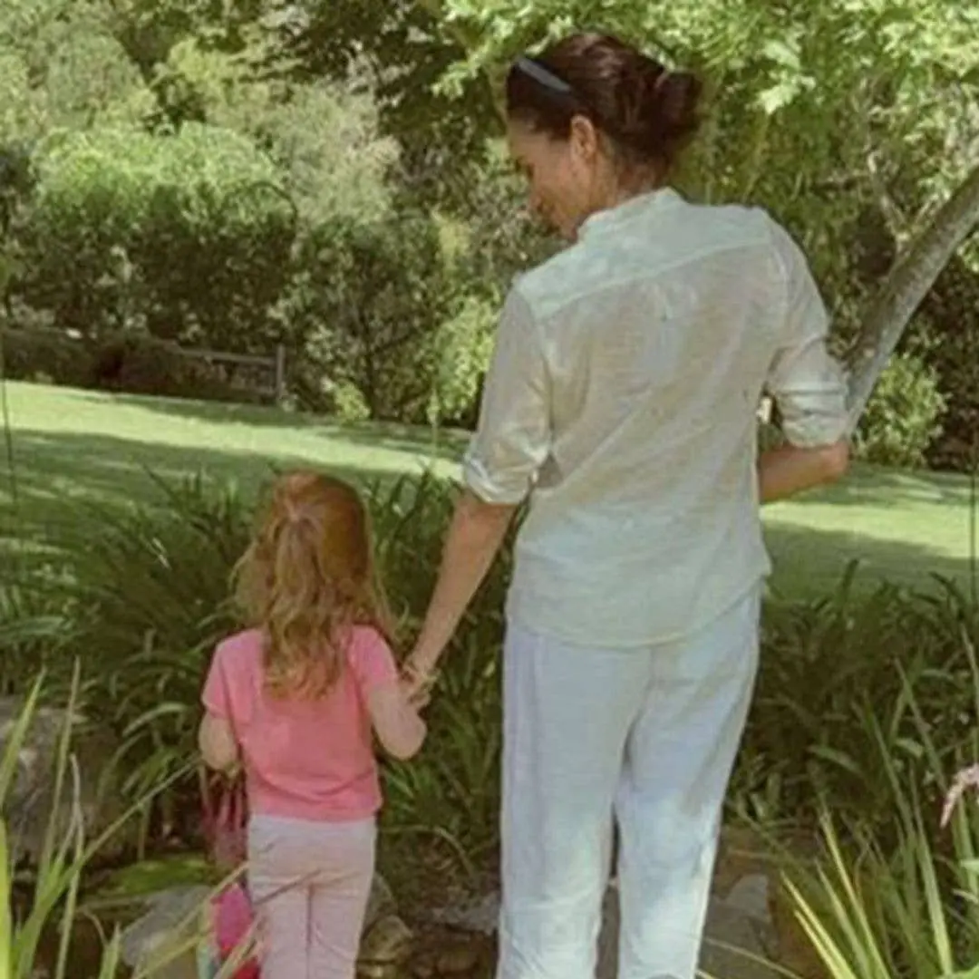 Princess Lilibet aprendendo Mahjong com a mãe aos 5 anos no Reino Unido. Parece que o desenvolvimento de habilidades ne…