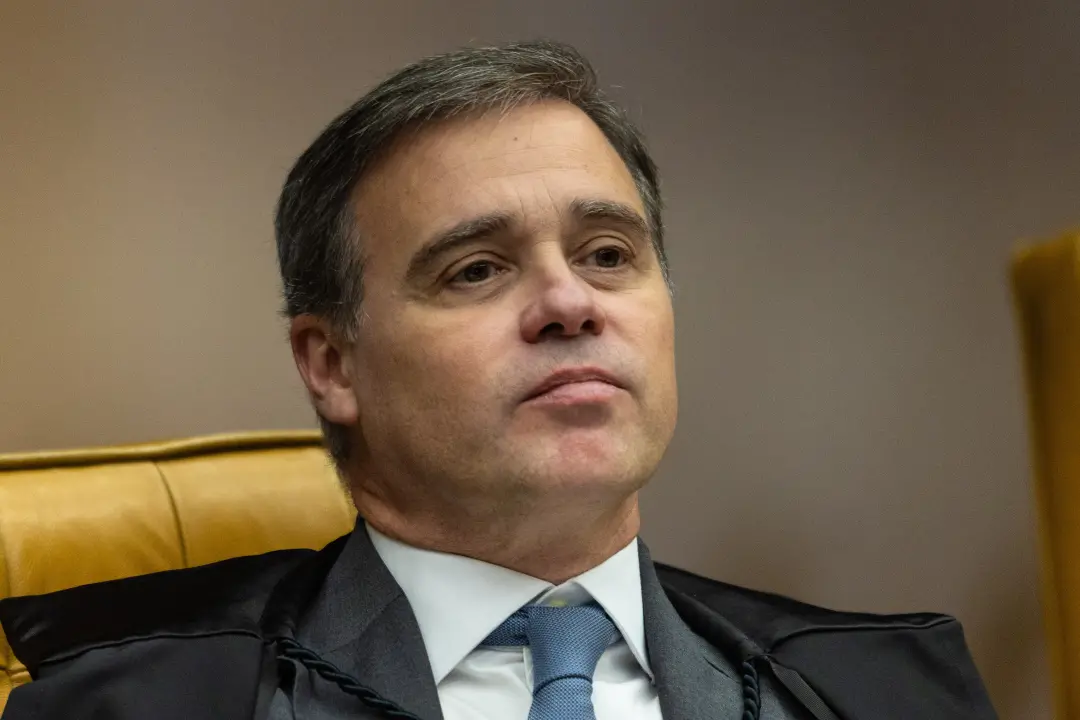 Mendonça negou irregularidades na apuração que identificou Moraes como interlocutor de Vorcaro, respondendo a Fachin. A…