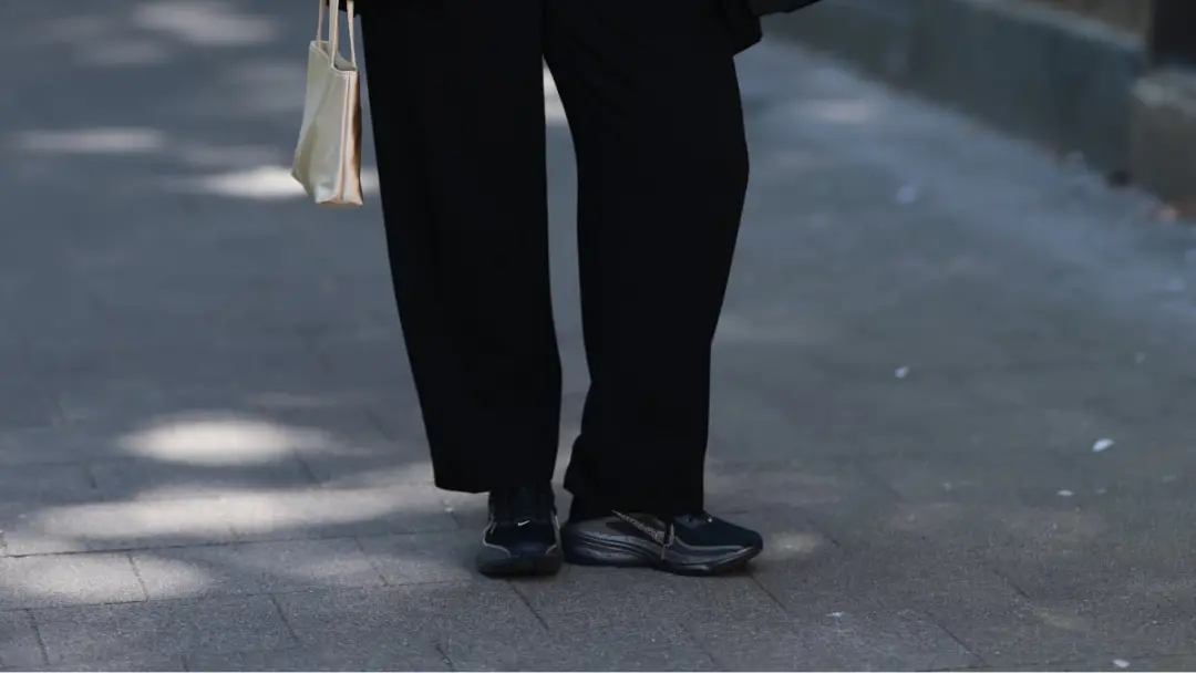 Graceful Get Connected, modelo de Skechers com mais de 70 mil avaliações positivas no Amazon, é leve e tem espuma visco…