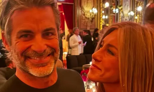 Jennifer Aniston elogiou o namorado, Jim Curtis, quando ele compartilhou sobre meditações juntos, durante um bate papo …