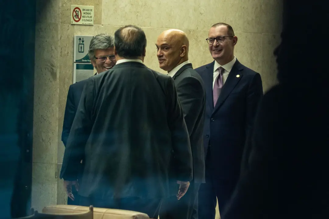 PF cruzou dados do celular de Vorcaro para checar conversas com o ministro Alexandre de Moraes, mesmo com as mensagens …