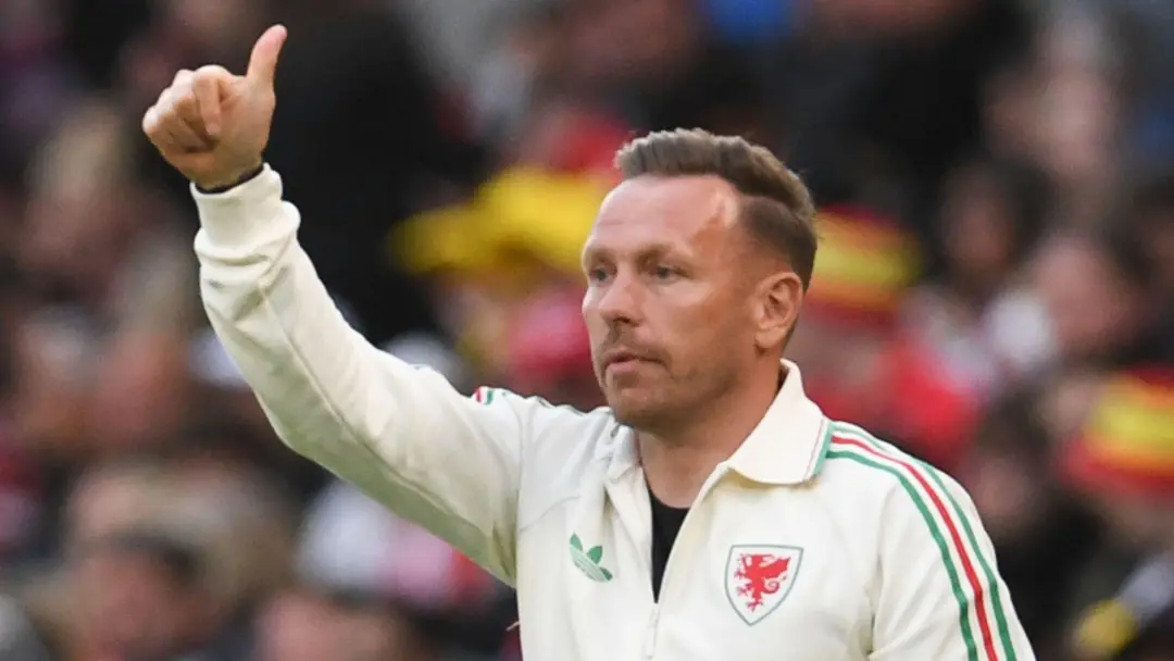 Bellamy disse que manteve compromisso com Gales, recusando proposta do Burnley. Ele pondera que a decisão de ficar no p…
