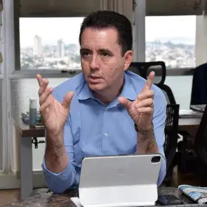 Filho de Mario Covas pediu a expulsão de Paulo Serra do PSDB por infidelidade partidaria. Apoiar candidatos de outras l…