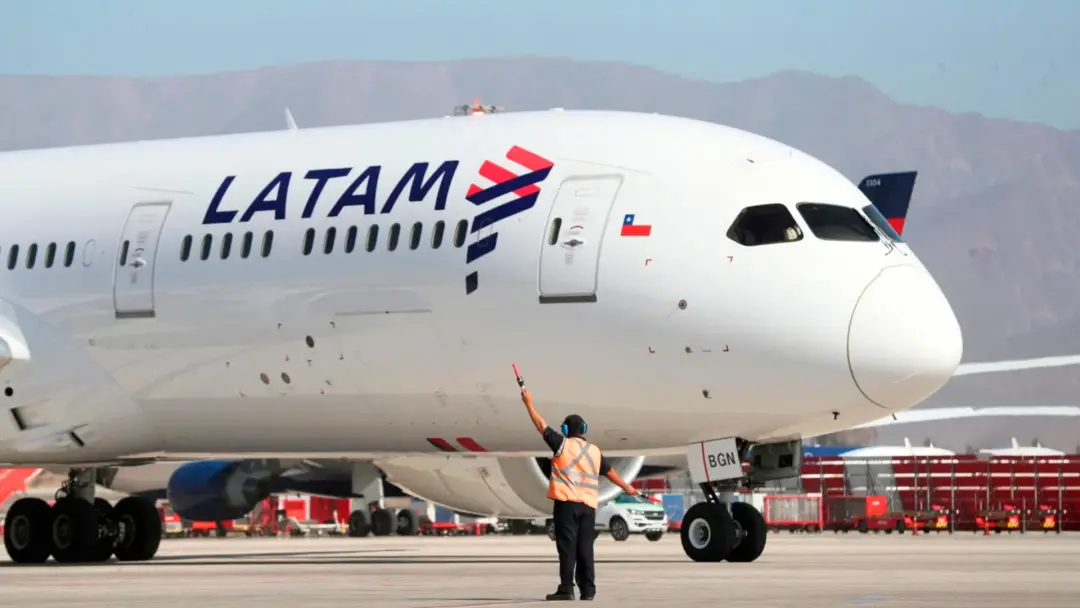 13% mais voos semanais em 26 rotas domésticas pela Latam no verão 2026/2027. Aumentar as opções é bom, porque facilita …
