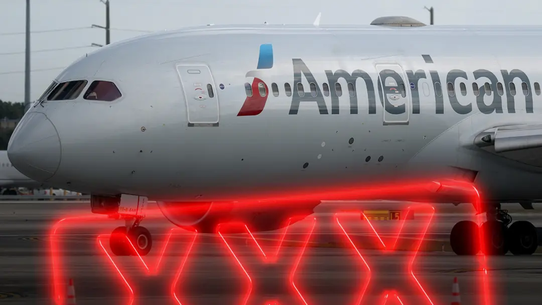 Em voo da American Airlines com destino à Flórida, uma passageira foi detida após se despir e realizar atos lascivos. S…