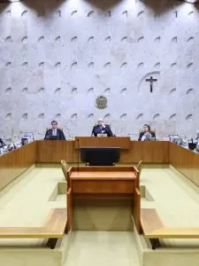STF vai julgar se abre investigação contra Alexandre de Moraes no caso Master nesta terça-feira. O plenário precisa dec…